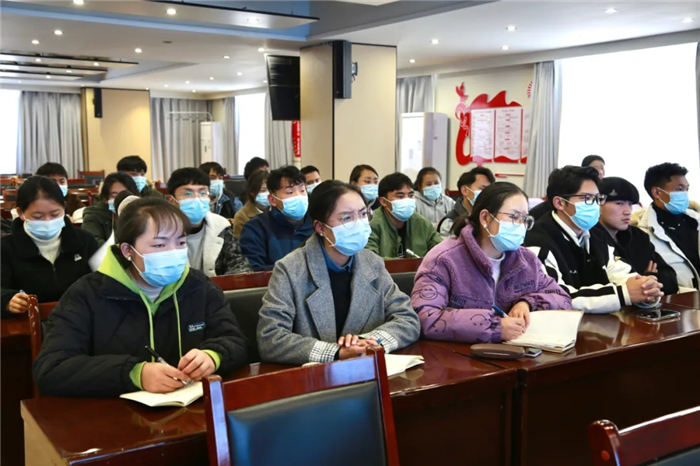 西藏大學附屬阜康醫(yī)院科教處開展臨床教學工作