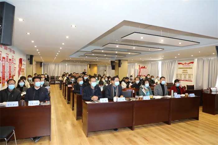 共同價值觀的人成就不一樣的阜康——王斌董事長為阜康新員工開展專題講座