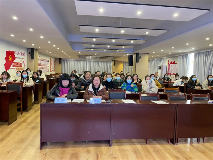 阜康醫(yī)院2021年度護(hù)理工作總結(jié)及2022年護(hù)理工作計(jì)劃大會召開