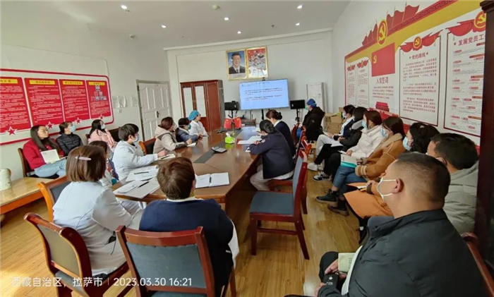 理論支撐，實踐搭橋，提升護(hù)理學(xué)科能力