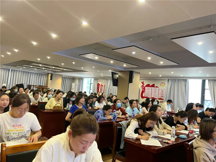 走出去 引進(jìn)來，提升護(hù)理團(tuán)隊專業(yè)技能