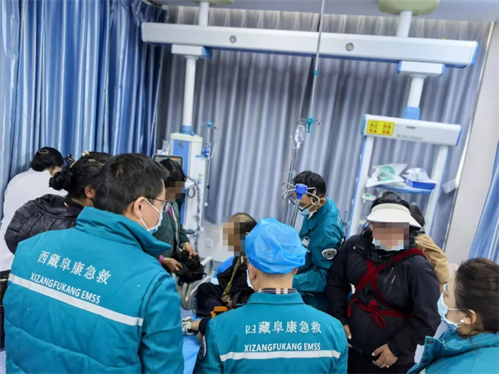 生死競(jìng)速，西藏阜康醫(yī)院急診科爭分奪秒挽救患者生命
