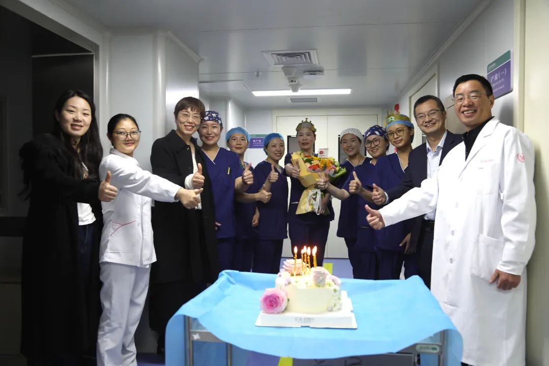 禮贊母嬰守護(hù)者！我院開(kāi)展助產(chǎn)士節(jié)慰問(wèn)活動(dòng)