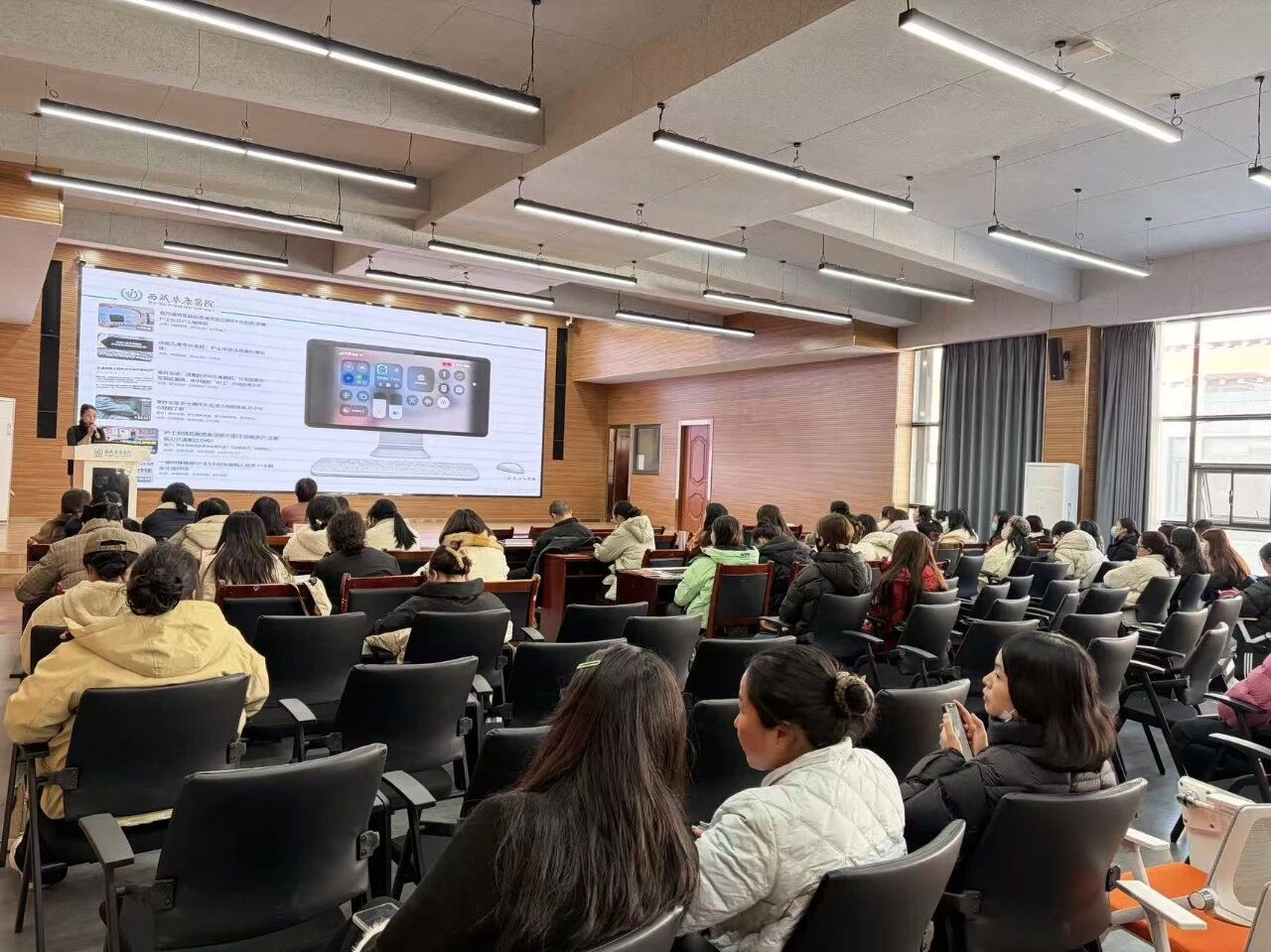 從警示到預(yù)見(jiàn) 筑牢護(hù)理防線——西藏阜康醫(yī)院護(hù)理部舉辦2025年度下半年護(hù)理安全警示教育培訓(xùn)