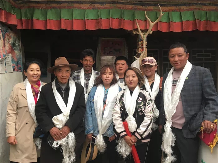 西藏阜康天使基金會與西藏阜康醫(yī)院義診組開展“送醫(yī)送藥送健康”健康義診活動！