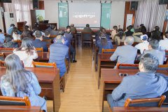 我公司黨委組織黨員集中觀看“兩學(xué)一做”專題片《榜樣》