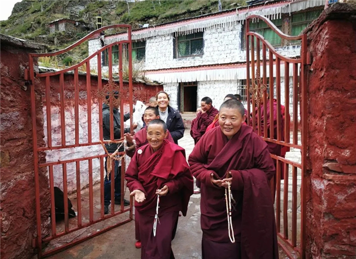 阜康義診組行紀：一片冰心在玉壺，直被僧尼作親人